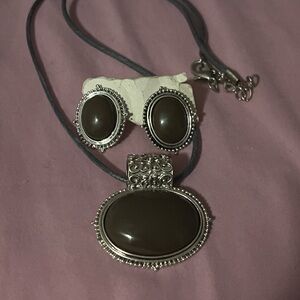 VINTAGE brown Resin Pendant Necklace and Earring Set - Women Jewelry